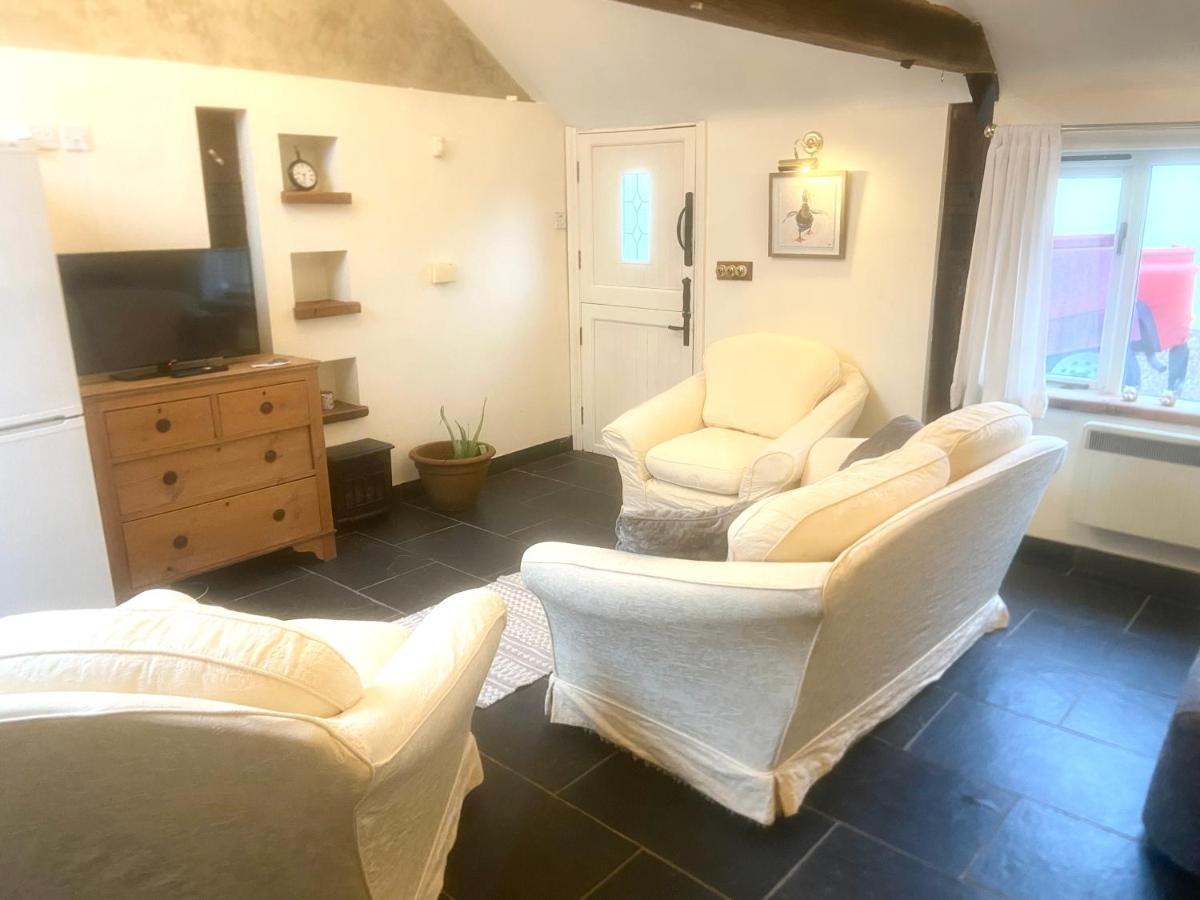 Beautiful 1-Bed House In Gloucestershire Westbury on Severn Exterior photo